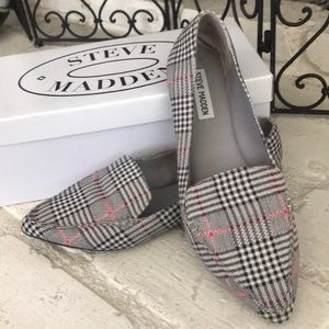 Steve madden point toe flats